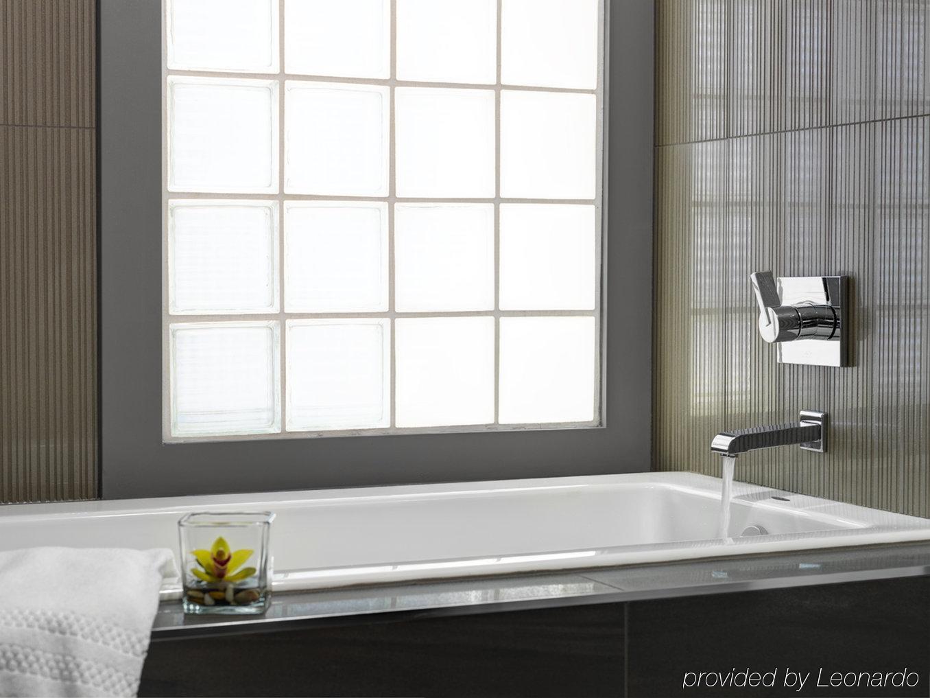 Hotel Arts Kensington YYC 객실 사진